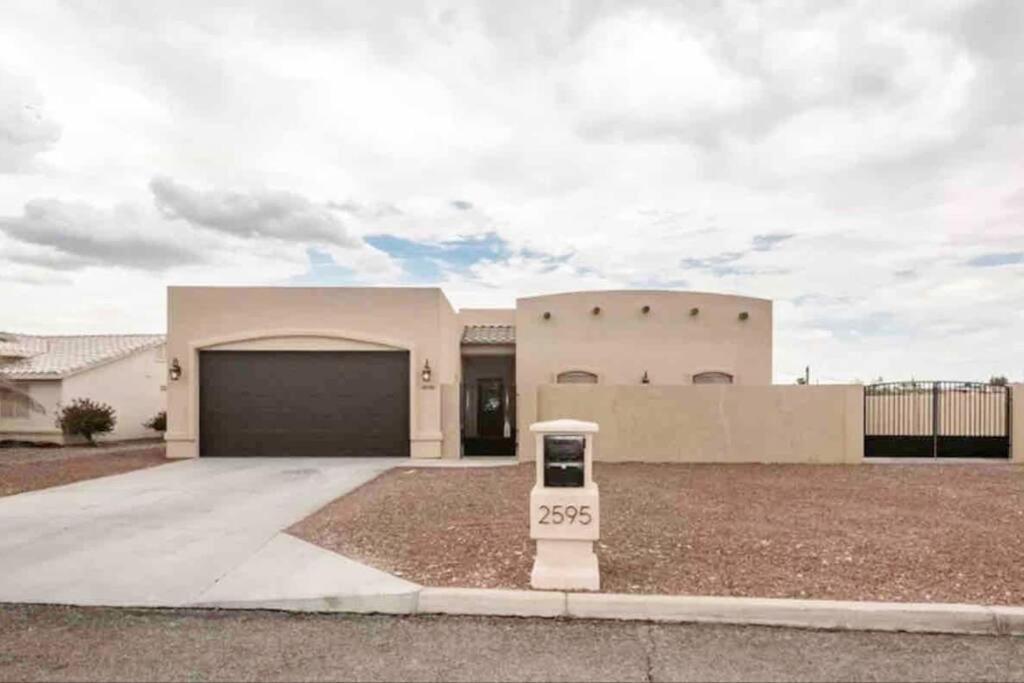 Havasu Retreat! Pool, Spa, Gym & View Lake Havasu City Luaran gambar