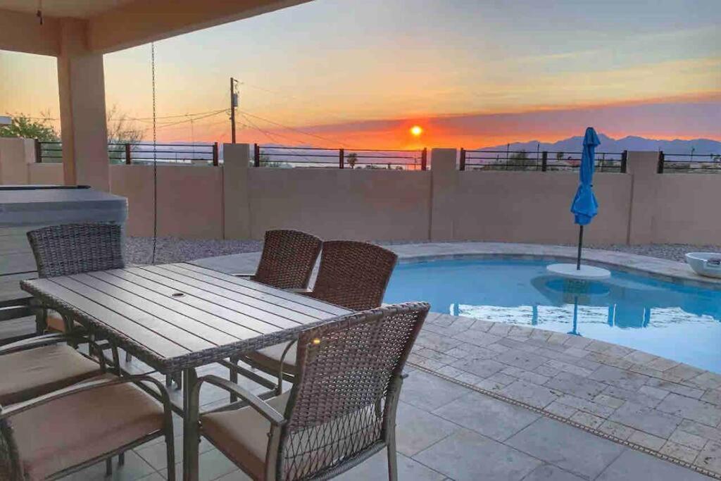 Havasu Retreat! Pool, Spa, Gym & View Lake Havasu City Luaran gambar